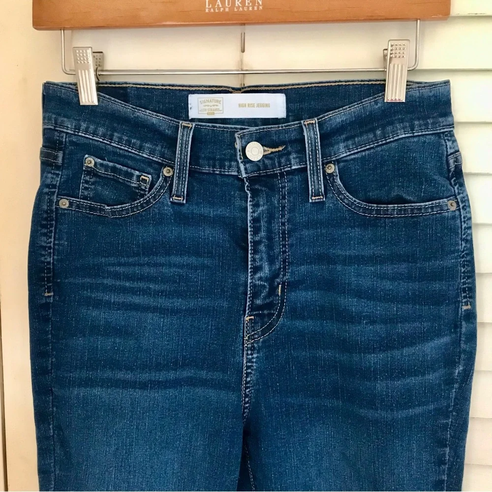 Signature Levi Straus Gold High Rise Jegging Jeans 9 - 29 Five Pocket